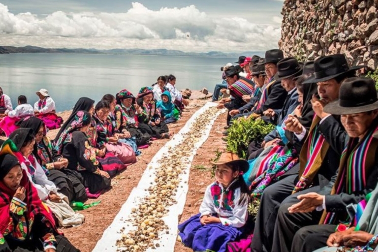 Puno: Tour 1 Tag Titicacasee, Uros und TaquileTour Titica Lake Uros, Amantani und Taquile 2 Tage