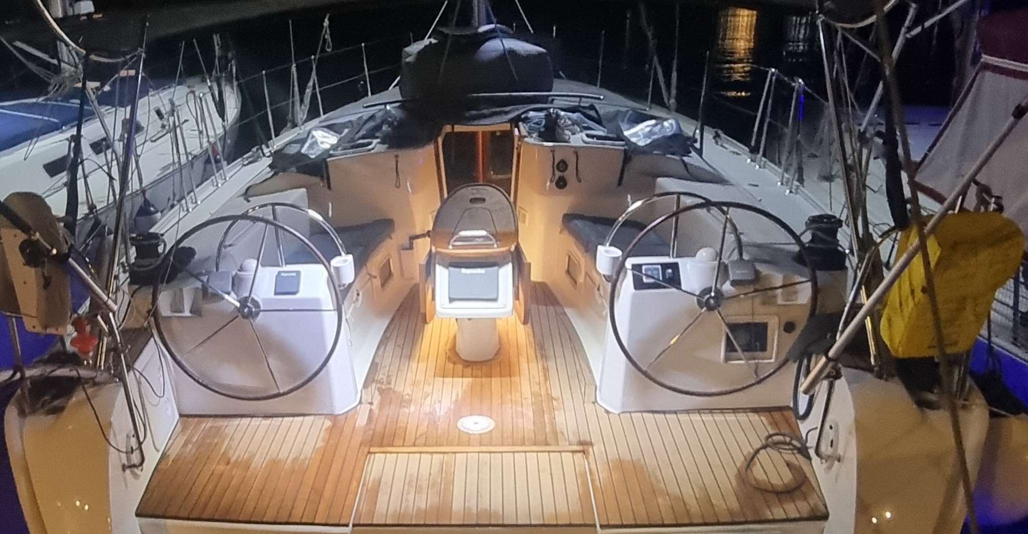 Du port de Skiathos, journée de navigation en bateau avec déjeuner - Hizvo