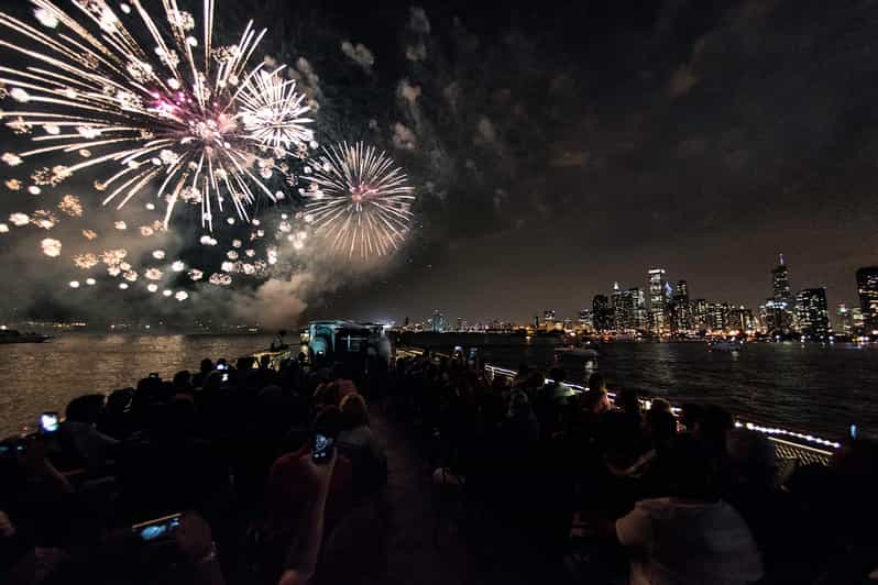 Chicago Summer Fireworks Cruise with 3D Glasses and Music GetYourGuide