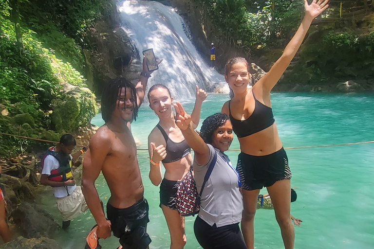 Von Montego Bay aus: Blue Hole Wasserfall ErlebnisStandard Option