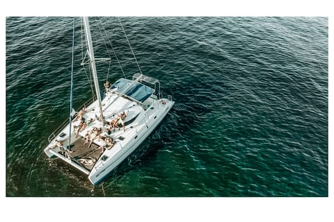 Tamarindo: Private Sailing Catamaran Tour and Snorkeling