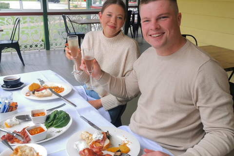 Brisbane: Heißluftballonfahrt mit Winzerfrühstück