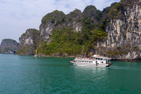 Lan Ha Bay FullDay Trip Swimming Kayaking In Tranquil Beach
