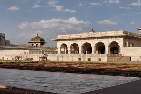 Majestätisches Taj Mahal Agra Übernachtungstour ab DelhiStandard Option