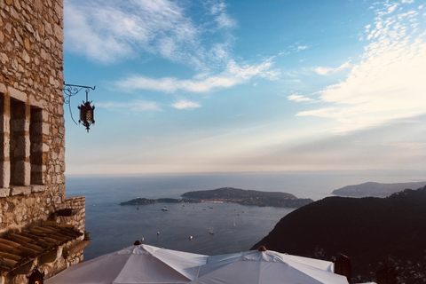 Esperienze turistiche di lusso su misuraESPERIENZE DI TOUR PRIVATI DI LUSSO SU MISURA