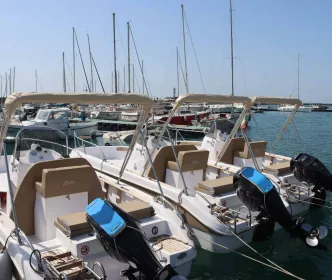 Bootsverleih in Salerno (Bootsführerschein nicht erforderlich)