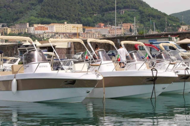 Alquiler de barcos en Salerno (sin carné de conducir)