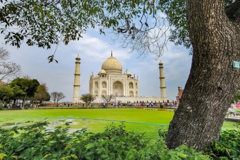 Visite privée du Taj Mahal au lever du soleil : Journée au Fort d'Agra Baby TajGuide et voiture - sans petit déjeuner ni billets d'entrée
