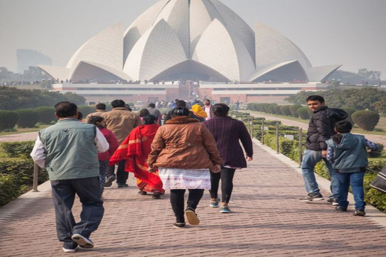 Private Alt- und Neu-Delhi Stadtrundfahrt mit MahlzeitenTransport Auto mit Fahrer + Reiseführer + Mittagessen + Eintrittskarten