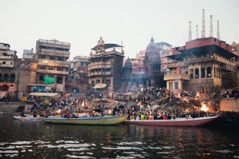 Excursión Privada :Excursión Guiada por el Sagrado Río Ganges y BenarésExcursión Privada Río Ganges Sagrado y Visita Guiada a Benarés