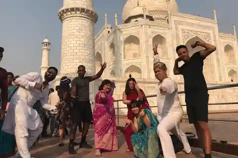 Best Taj Mahal Tour From Delhi