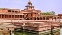 Full Day Agra & Fatehpur Sikri tour by Shatabdi Express - Housity