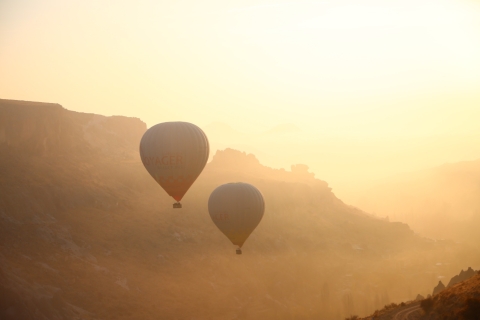 Kapadocja: lot balonem i prywatna niebieska wycieczka po KapadocjiWycieczka po hiszpańsku, francusku, niemiecku, japońsku i portugalsku