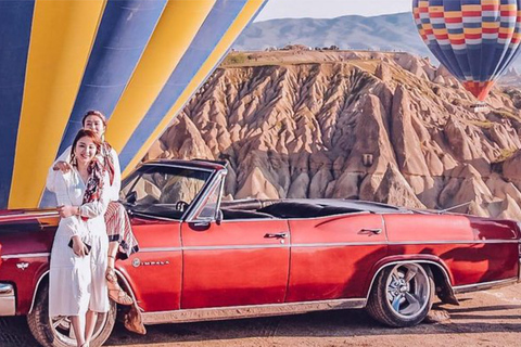 Ortahisar: ballonvaart met een klassieke auto in Cappadocië