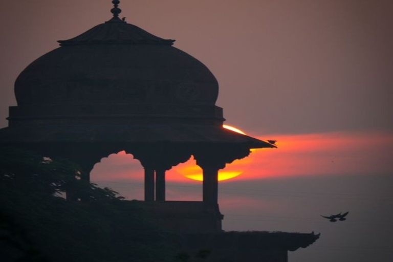 Taj Mahal über Nacht, Neu Delhi & Agra TourPrivater Transport mit Auto + Reiseleiter