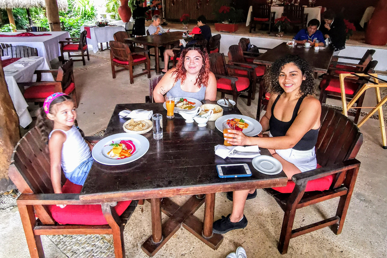 Tour archeologico di Dzibanche e Kohunlich Maya e pasto di 3 portateTour archeologico di Dzibanche e Kohunlich Maya e pasto a 3 portate