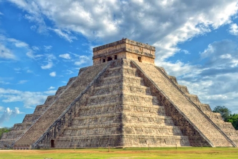 Chichén Itzá: Tour a pie guiadoVisita Privada Italiana o Portuguesa con Entradas