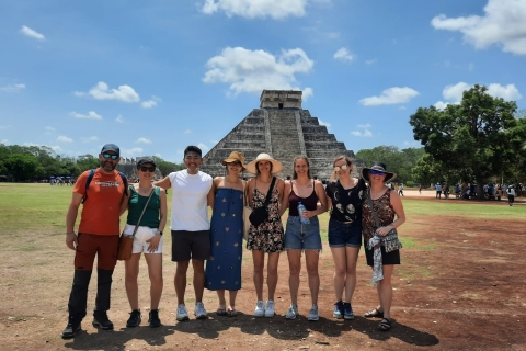 Chichen Itza: Guided Walking Tour Group Tour with Entrance Fee