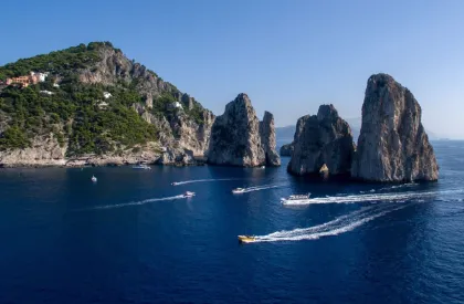 Von Neapel aus: Sorrent und Capri geführte Tour auf dem Meer