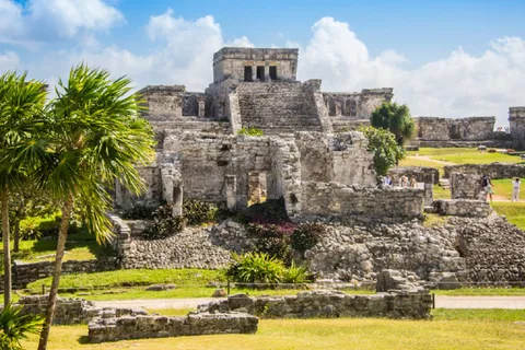 Tulum: Archaeological Site Guided Walking Tour