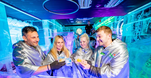Prague: Entry ticket to Ice Pub Prague with Nightclub Option
