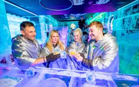 Prague: Entry ticket to Ice Pub Prague with Nightclub Option
