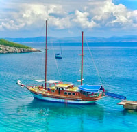 Cesme, recorrido en bote de grupo pequeño con almuerzo de buffet abierto - Housity