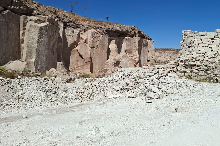 Arequipa: Private Sillar Route Tour + Culebrillas