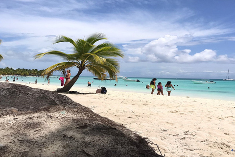 Visite de l'île de Saona en bateau à moteur et en catamaran (formule tout compris)