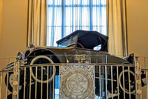 Chicago Walking Tour: See Inside Art Deco Masterpieces