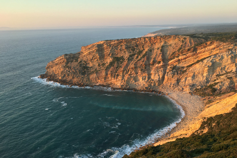 Excursão ao Parque Nacional de Sesimbra e Arrábida com degustação de vinhosSesimbra e Parque Natural da Arrábida com Degustação Vinho