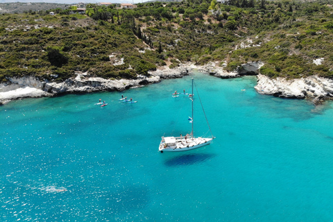 Chania: Private Tagestour auf dem Segelboot mit Essen und GetränkenChania: Privater Segelboot-Tagesausflug mit Essen und Getränken