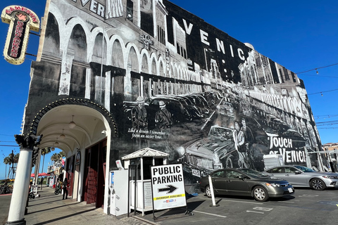 شاطئ فينيسيا: جولة سير بصحبة مرشد فرنسياكتشف شاطئ فينيسيا، والمشي البوهيمي على طول المحيط