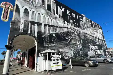 Venice Beach : French guided walking tour