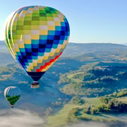 Siena: Ballonfahrt über die Toskana mit einem Glas Wein