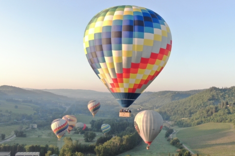 Private Heißluftballonfahrt für zwei Personen in der Toskana