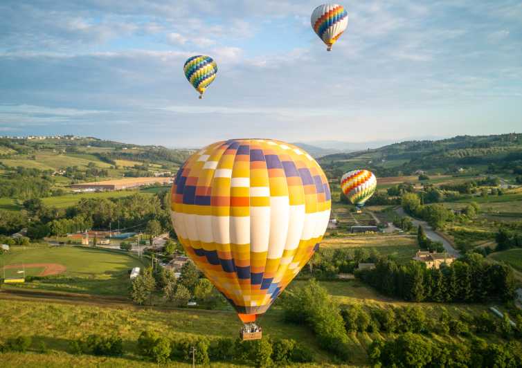 1 uur durende heteluchtballonvlucht boven Toscane vanuit Lucca