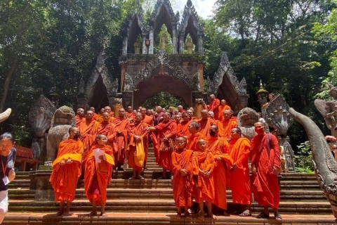 Phnom Kulen: dagexcursie watervallen en 1000 Lingas-rivierGedeelde minibus met gids