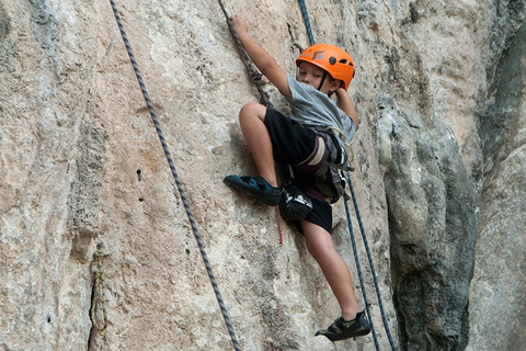 Krabi: Curso de Escalada de Medio Día en la Playa de RailayEncuentro en el muelle de Ao Nam Mao