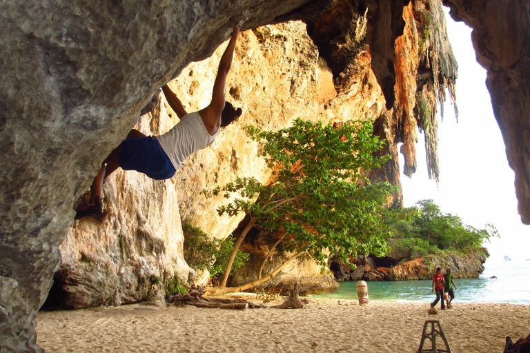 Krabi: Halbtages-Kletterkurs am Railay BeachHotelabholung in Ao Nang und Krabi Stadt