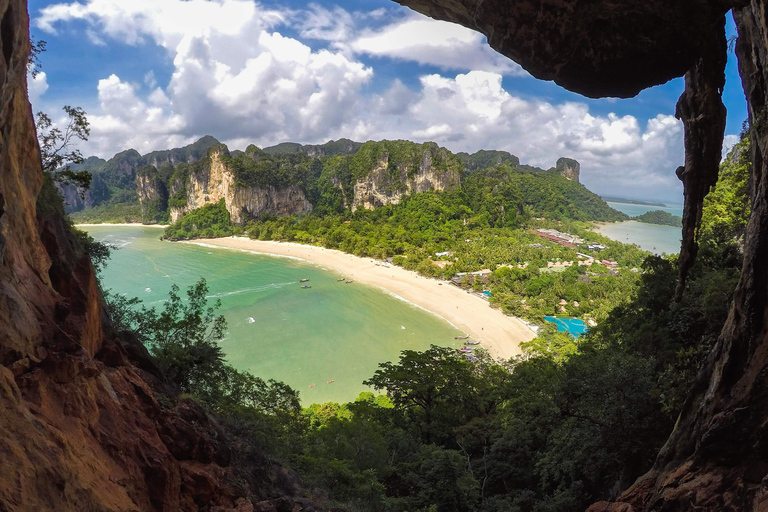 Krabi: półdniowy kurs wspinaczki skałkowej na Railay BeachSpotkaj się na molo Ao Nam Mao