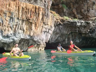 Tour im Kajak auf den Ormen von James Bond in Maratea
