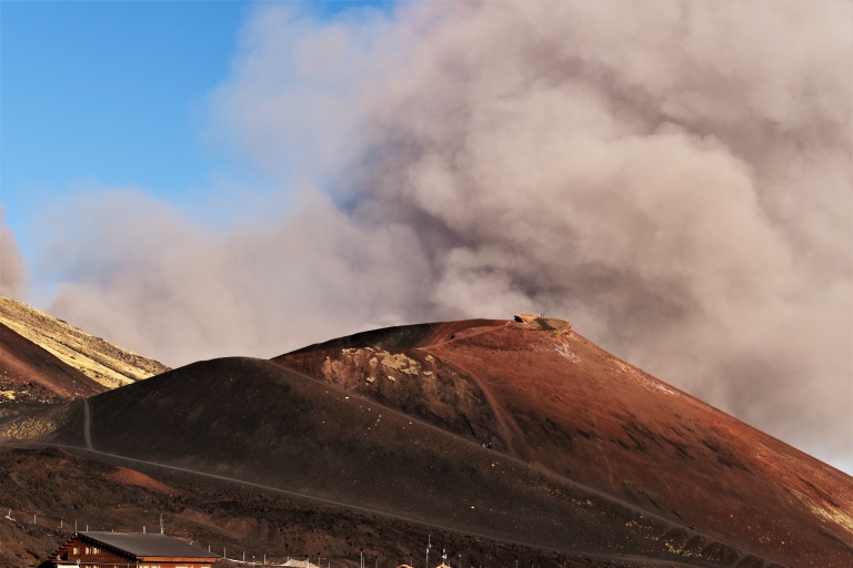 Excursión al Etna por la mañana o al atardecer y visita a la cueva de lavaOpción Estándar