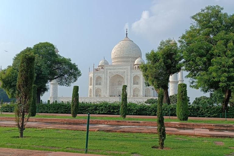 Reserve uma excursão particular ao Taj Mahal de trem saindo de DelhiOpção Padrão