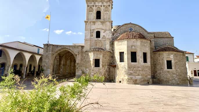 Tour privado por Larnaca: casco viejo, lago Salado y paseo en barco al Zenobia