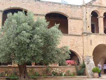 Chania Private Olive Oil Tour: Oil Tasting & Villages Tour