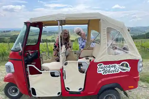 San Gimignano: Tour in Tuk-Tuk delle colline del Chianti per 2 persone