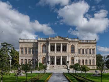 Estambul: Visita al Palacio de Dolmabahce y Crucero en Yate por el Bósforo