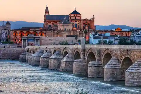 Cordoba: Private custom tour with a local guide