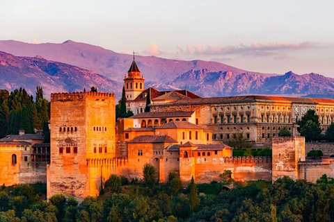 Granada: Private Custom Tour mit einem ortskundigen Guide2-stündiger Rundgang